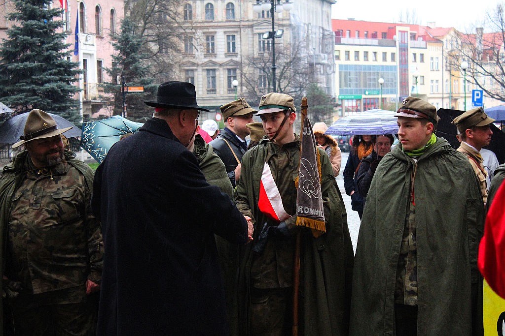 Chrzest Polski przed katedrą św. Piotra i Pawła w Legnicy