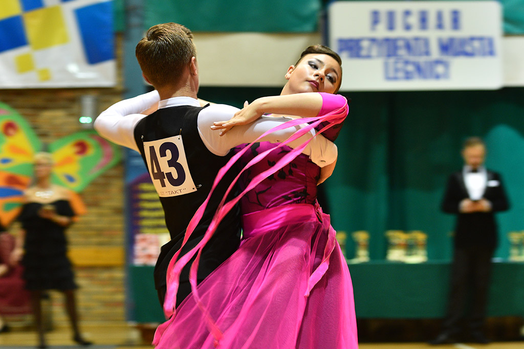 W hali sportowej przy ul. Lotniczej tańczyły pary z całej Polski