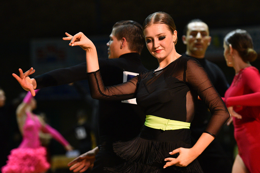 W hali sportowej przy ul. Lotniczej tańczyły pary z całej Polski