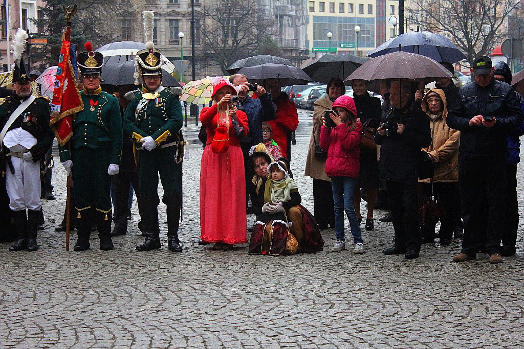 Chrzest Polski przed katedrą św. Piotra i Pawła w Legnicy