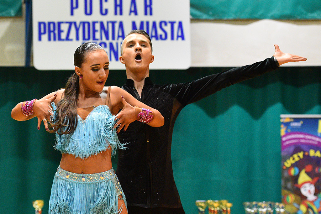 W hali sportowej przy ul. Lotniczej tańczyły pary z całej Polski