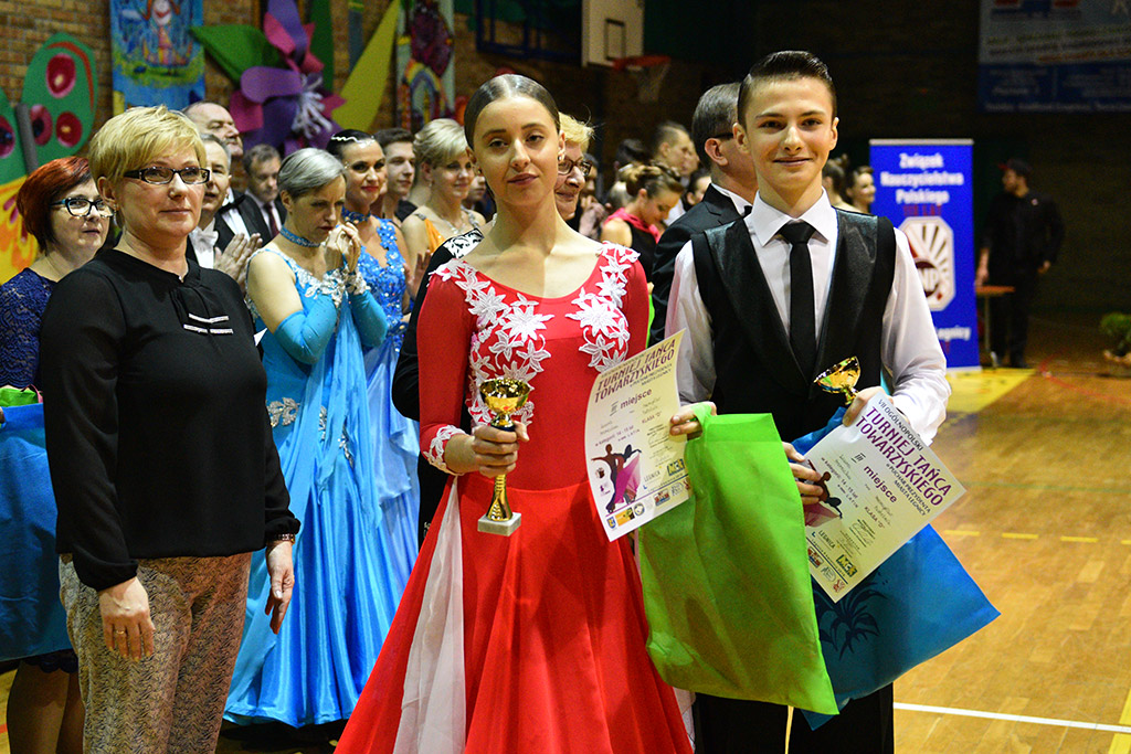 W hali sportowej przy ul. Lotniczej tańczyły pary z całej Polski