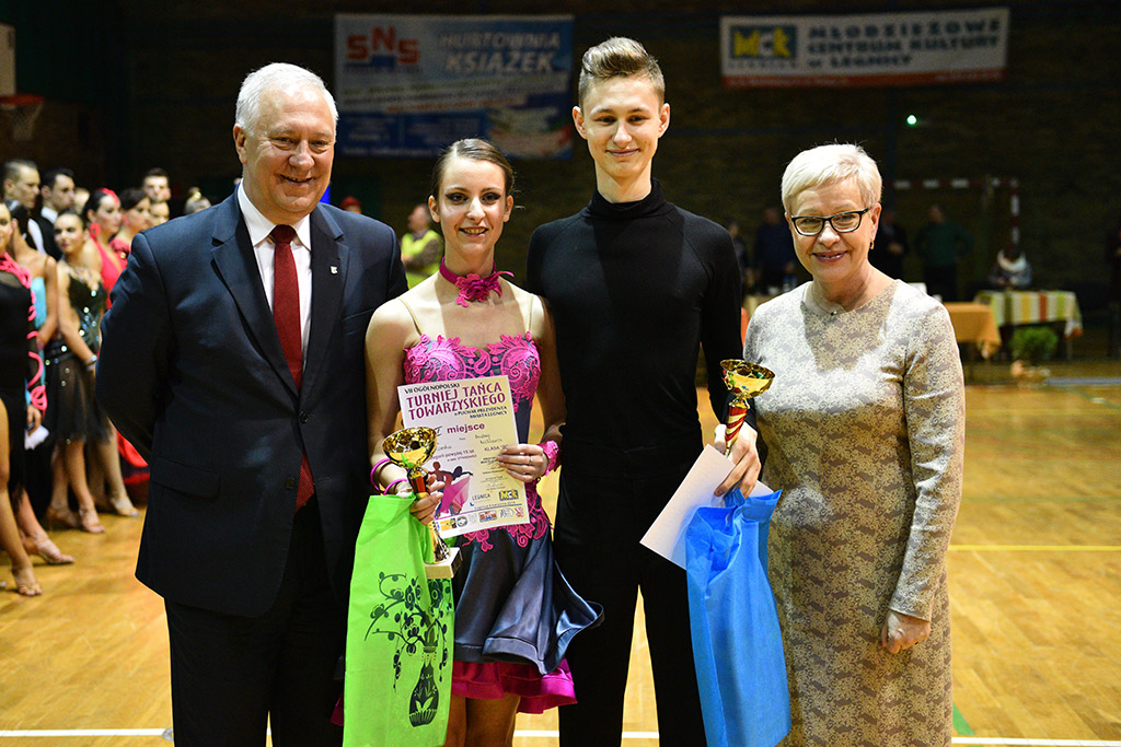 W hali sportowej przy ul. Lotniczej tańczyły pary z całej Polski
