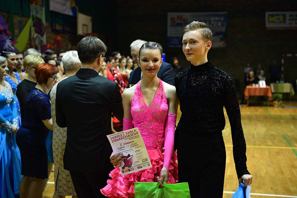 W hali sportowej przy ul. Lotniczej tańczyły pary z całej Polski