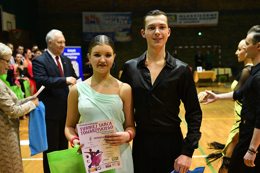 W hali sportowej przy ul. Lotniczej tańczyły pary z całej Polski