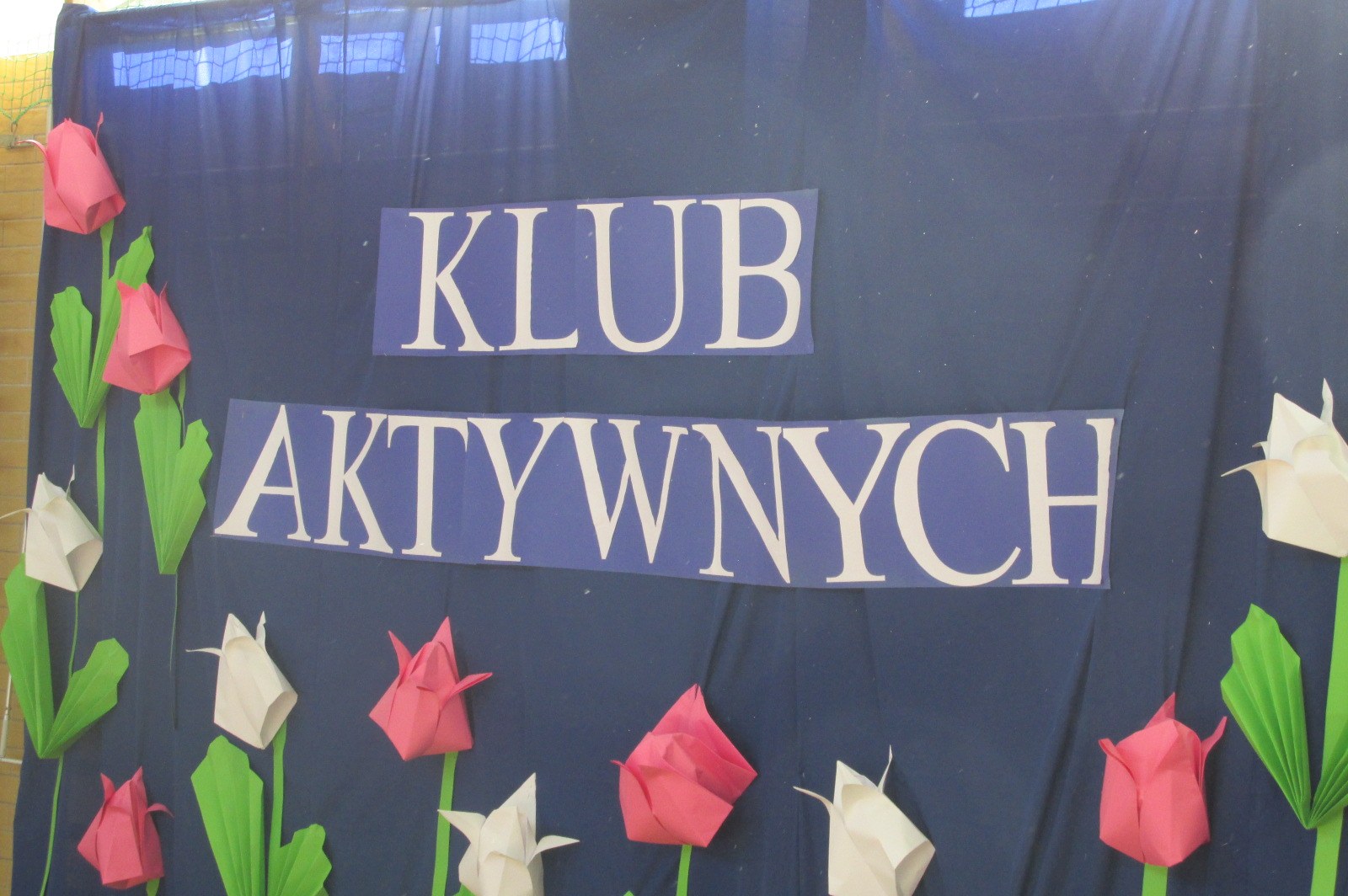 Dyrektor SP nr 18 nagrodził uczniów złotymi laurami