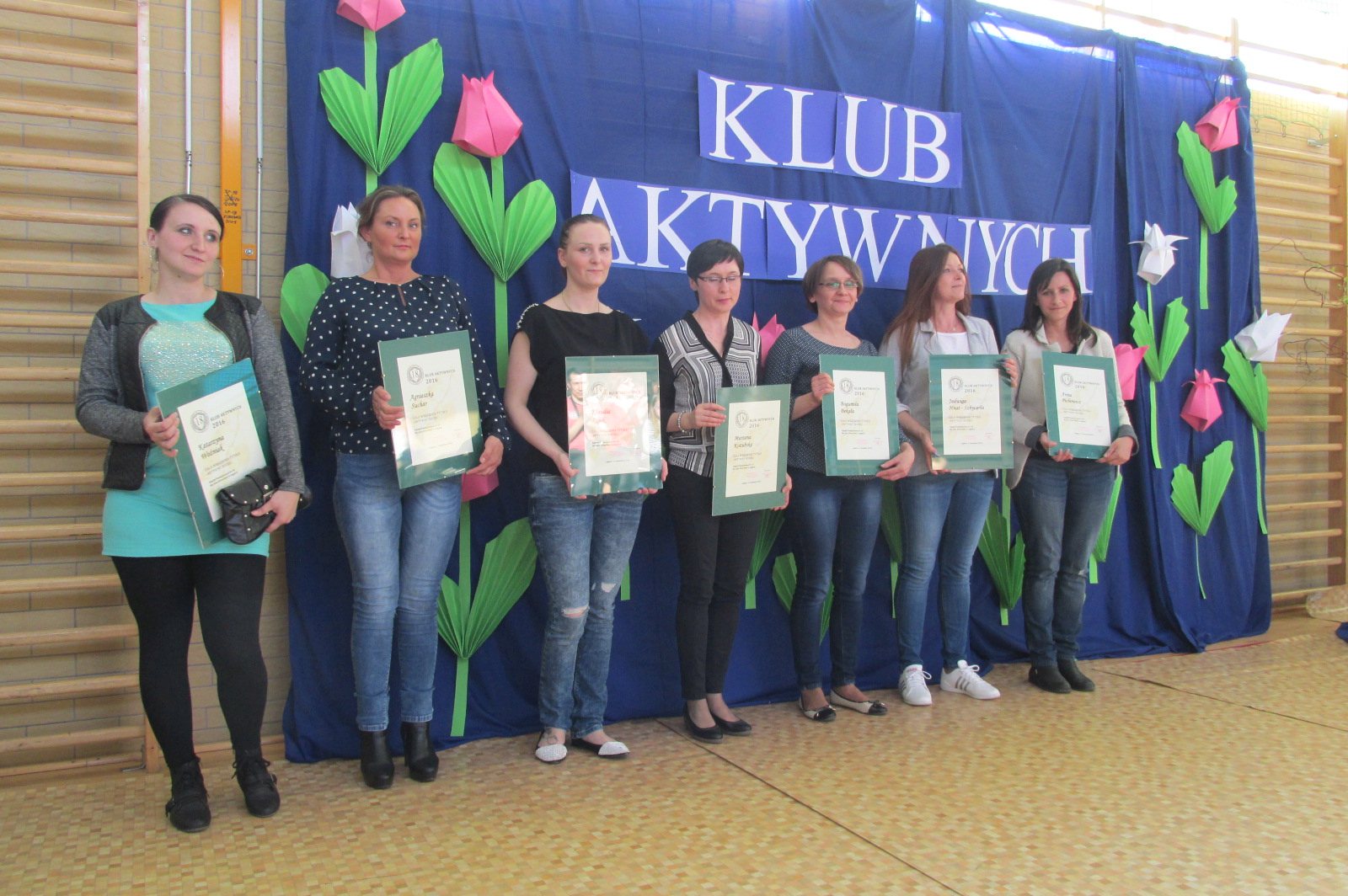 Dyrektor SP nr 18 nagrodził uczniów złotymi laurami