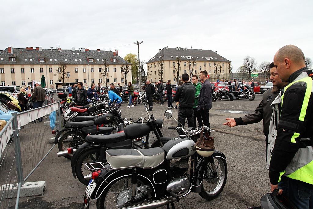Kilkadziesiąt klasyków przyjechało na piknik do samochodówki