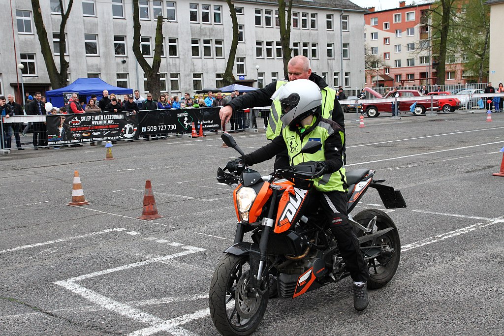 Kilkadziesiąt klasyków przyjechało na piknik do samochodówki