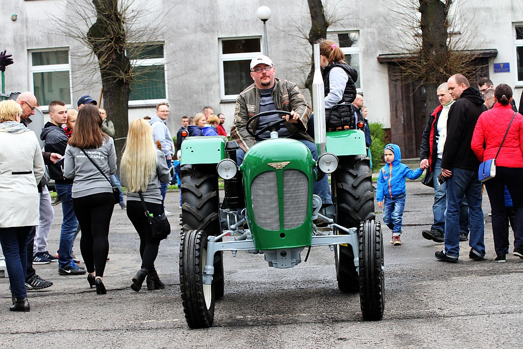 Kilkadziesiąt klasyków przyjechało na piknik do samochodówki