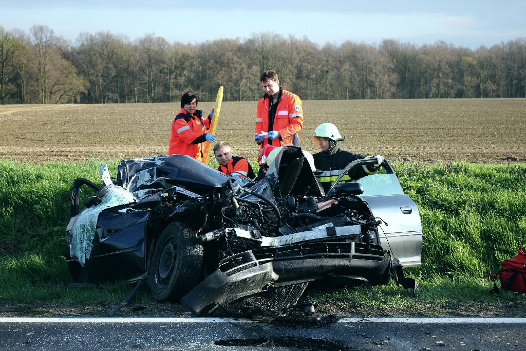 Wjechał audi w cysternę. Kierowca cudem uszedł z życiem