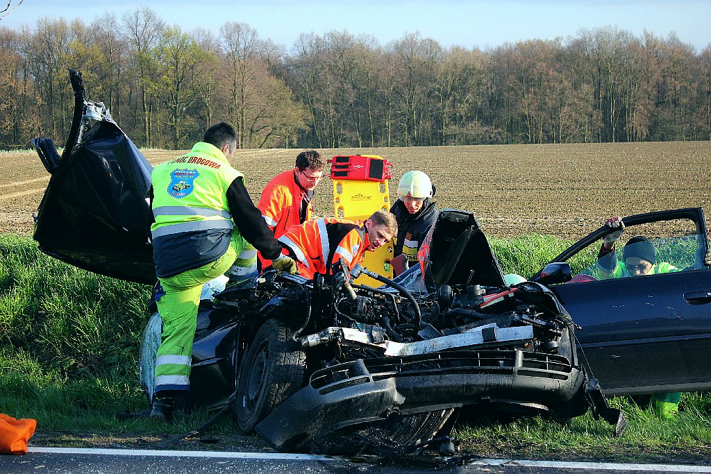 Wjechał audi w cysternę. Kierowca cudem uszedł z życiem