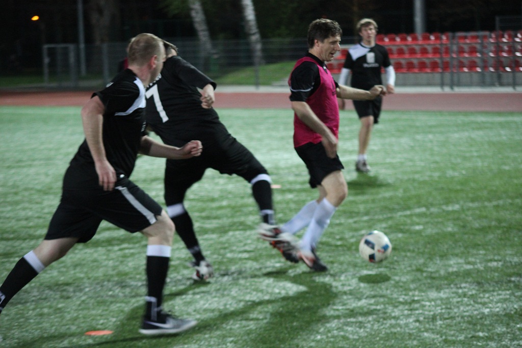 LBML: Inmir Legnickie Pole i Futbol.Legnica.pl na prowadzeniu