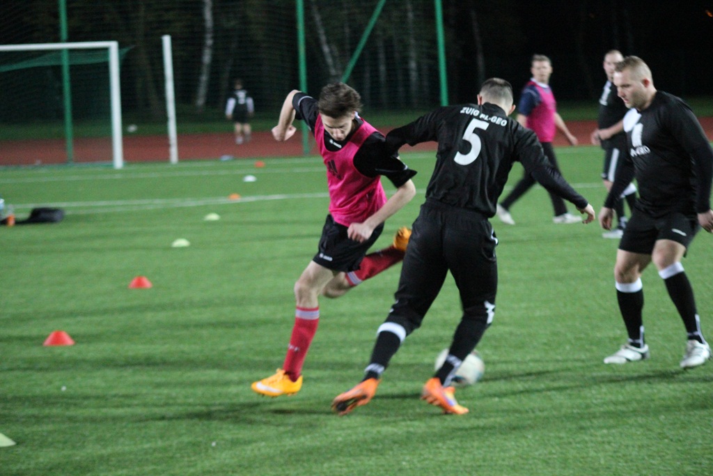 LBML: Inmir Legnickie Pole i Futbol.Legnica.pl na prowadzeniu