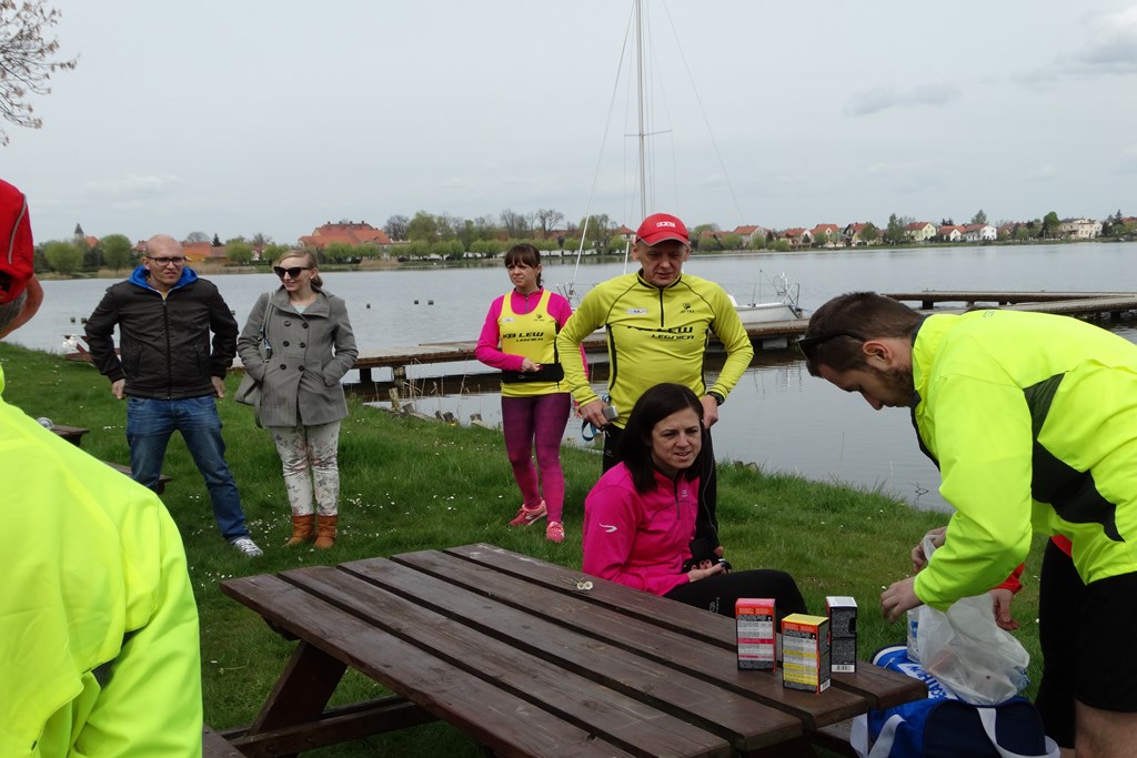 Legniczanie pobiegli wokół jeziora w Kunickiej Trzydziestce