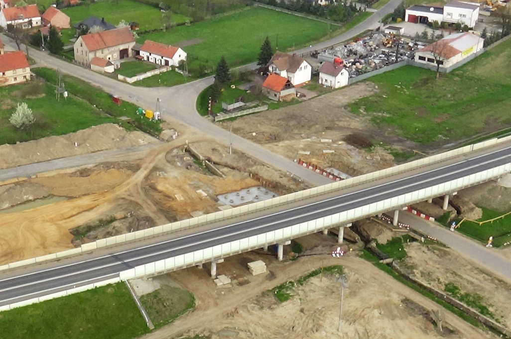 Nie poznacie tych miejsc. Zdjęcia lotnicze z budowy drogi S3