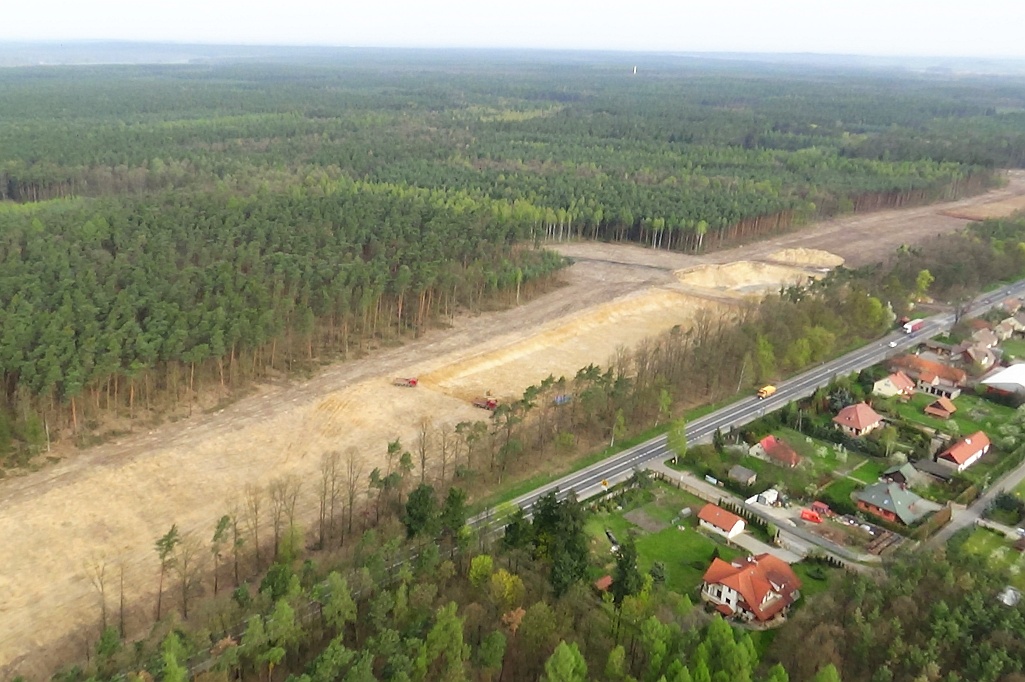 Nie poznacie tych miejsc. Zdjęcia lotnicze z budowy drogi S3