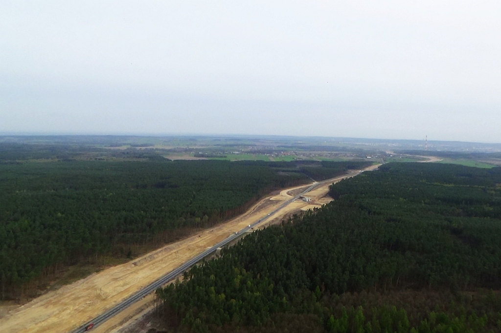 Nie poznacie tych miejsc. Zdjęcia lotnicze z budowy drogi S3