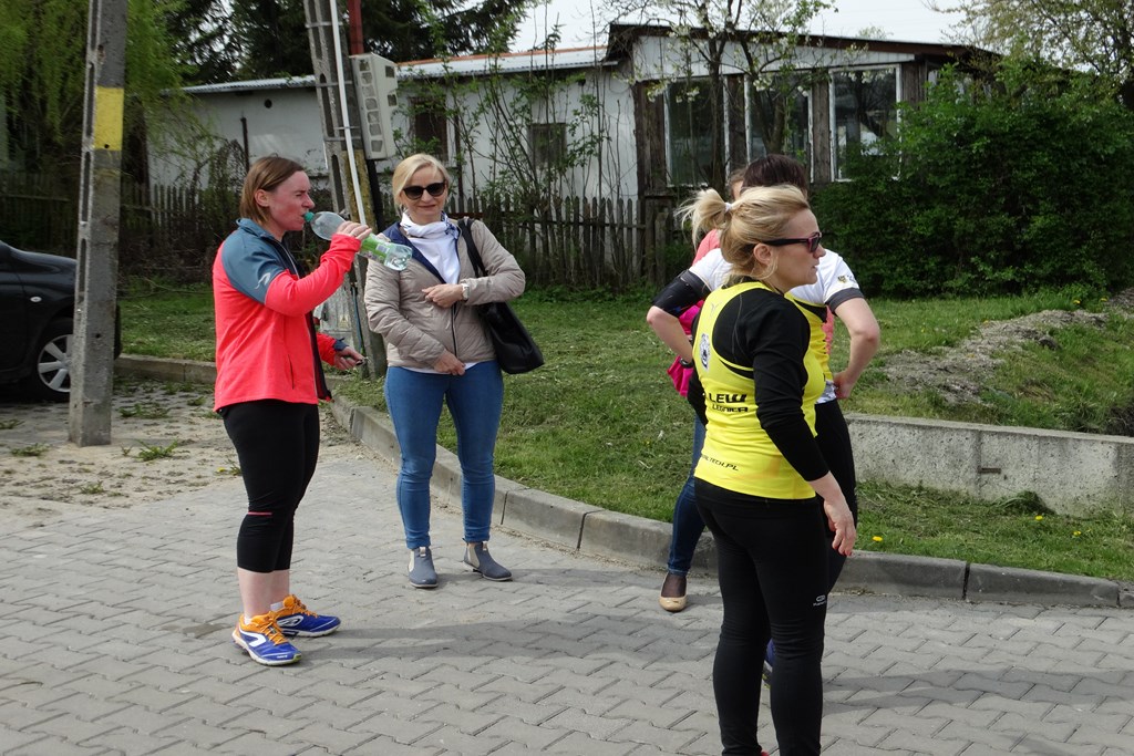 Legniczanie pobiegli wokół jeziora w Kunickiej Trzydziestce