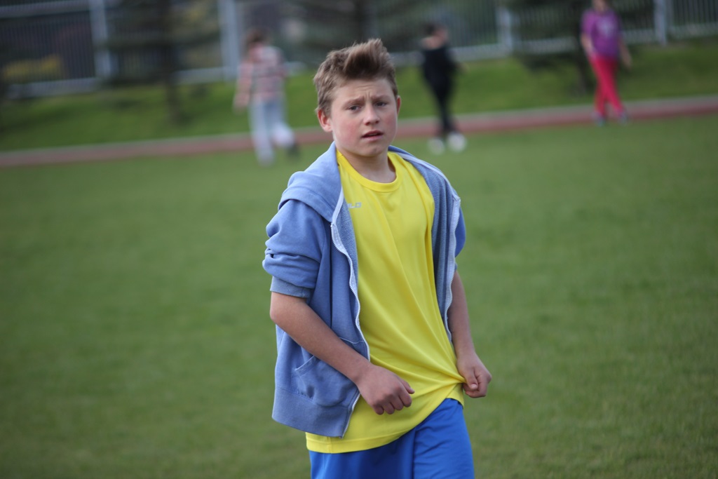 Legniccy uczniowie rywalizowali w czworoboju lekkoatletycznym