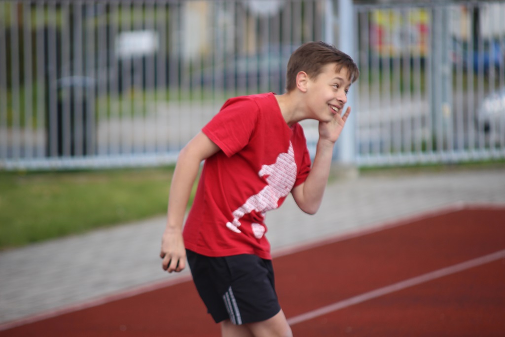 Legniccy uczniowie rywalizowali w czworoboju lekkoatletycznym