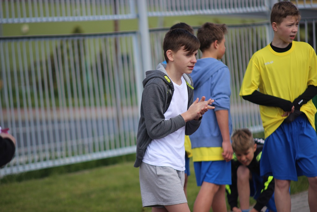 Legniccy uczniowie rywalizowali w czworoboju lekkoatletycznym