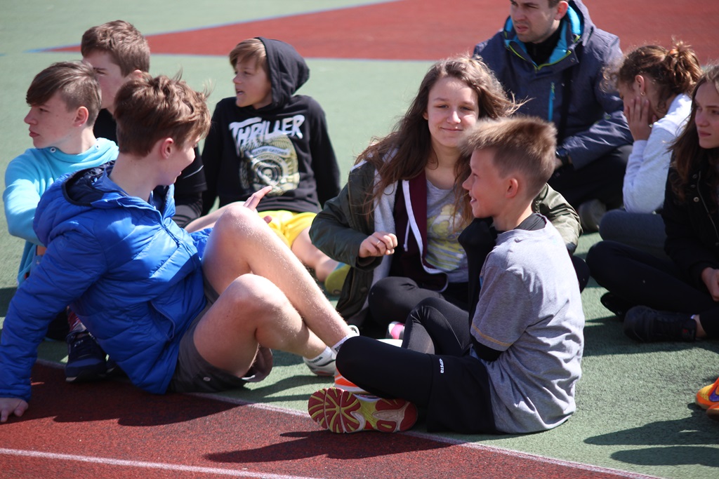 Legniccy uczniowie rywalizowali w czworoboju lekkoatletycznym