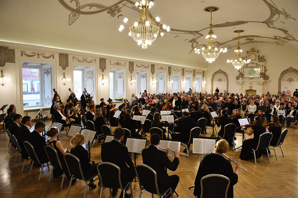 Legnicka Orkiestra Symfoniczna zagrała w Sali Królewskiej