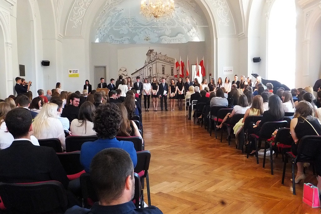 Uczniowie klas trzecich zakończyli naukę w I LO w Legnicy