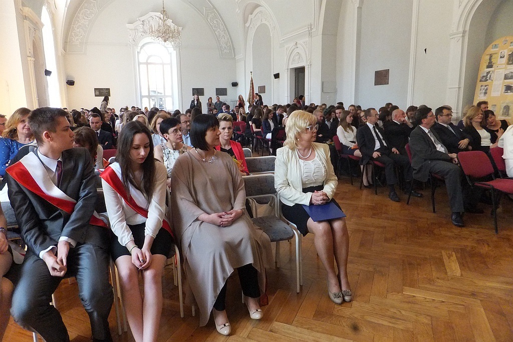 Uczniowie klas trzecich zakończyli naukę w I LO w Legnicy