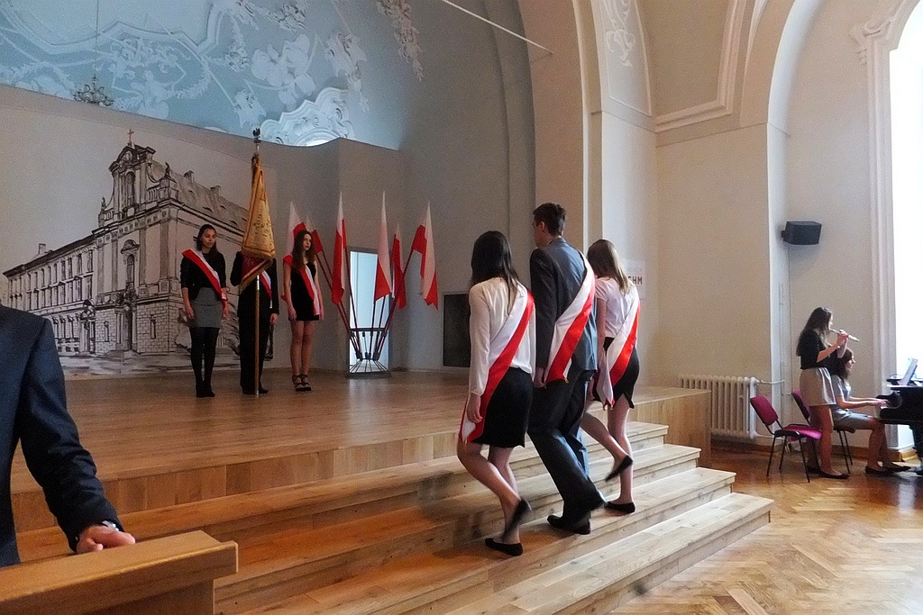 Uczniowie klas trzecich zakończyli naukę w I LO w Legnicy