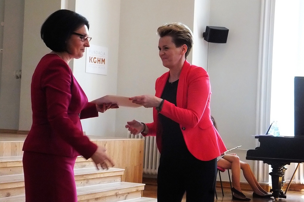 Uczniowie klas trzecich zakończyli naukę w I LO w Legnicy