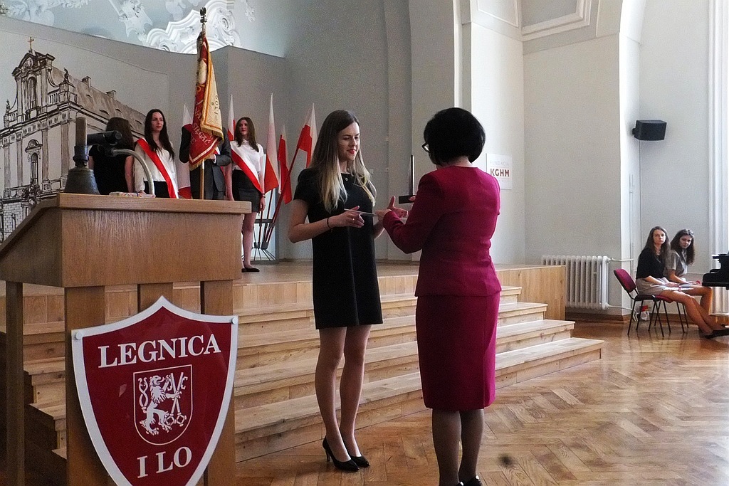 Uczniowie klas trzecich zakończyli naukę w I LO w Legnicy