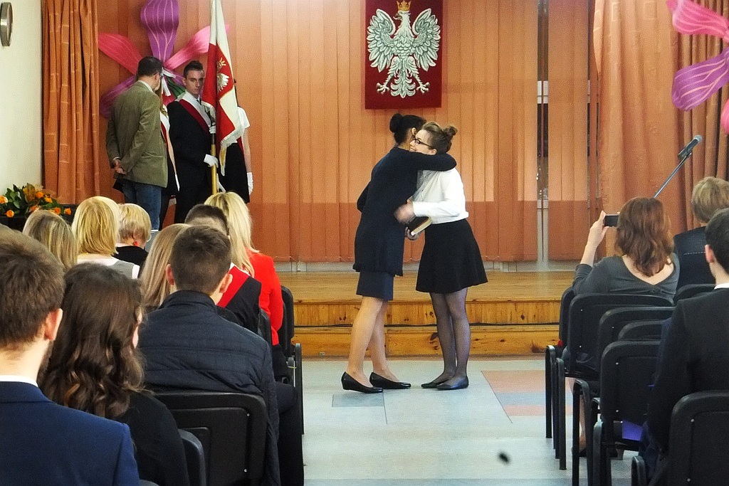 W VI Liceum Ogólnokształcącym maturzyści odebrali świadectwa