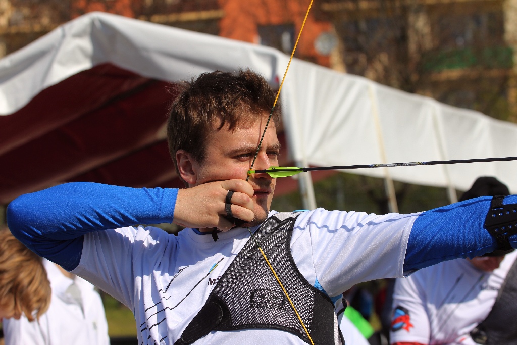 Ponad stu łuczników rywalizuje w turnieju łuczniczym