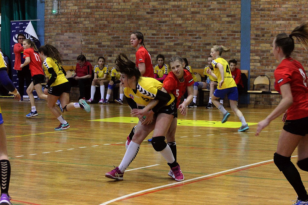 Młodziczki Dziewiątki Legnica lepsze od Piotrcovii Piotrków