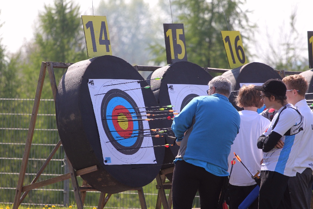 Ponad stu łuczników rywalizuje w turnieju łuczniczym