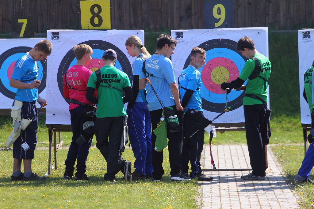 Ponad stu łuczników rywalizuje w turnieju łuczniczym