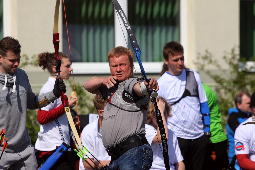 Ponad stu łuczników rywalizuje w turnieju łuczniczym
