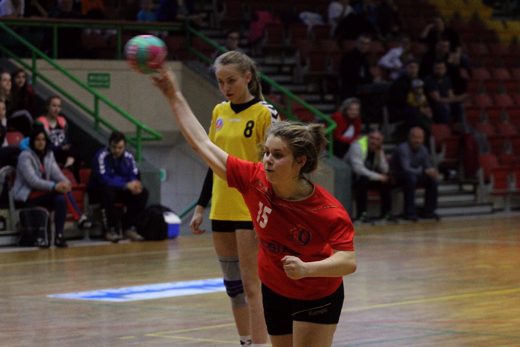 Młodziczki Dziewiątki Legnica lepsze od Piotrcovii Piotrków
