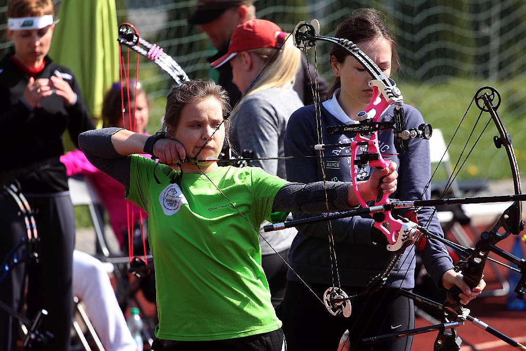 Ponad stu łuczników rywalizuje w turnieju łuczniczym