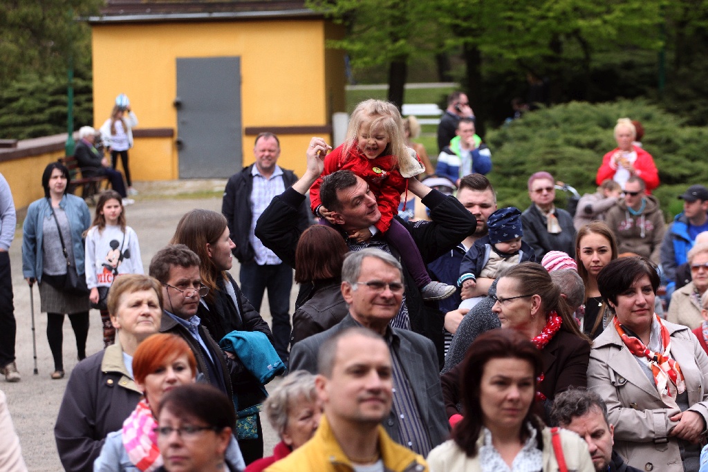 Legnicka Majówka. W muszli koncertowej śpiewano i tańczono
