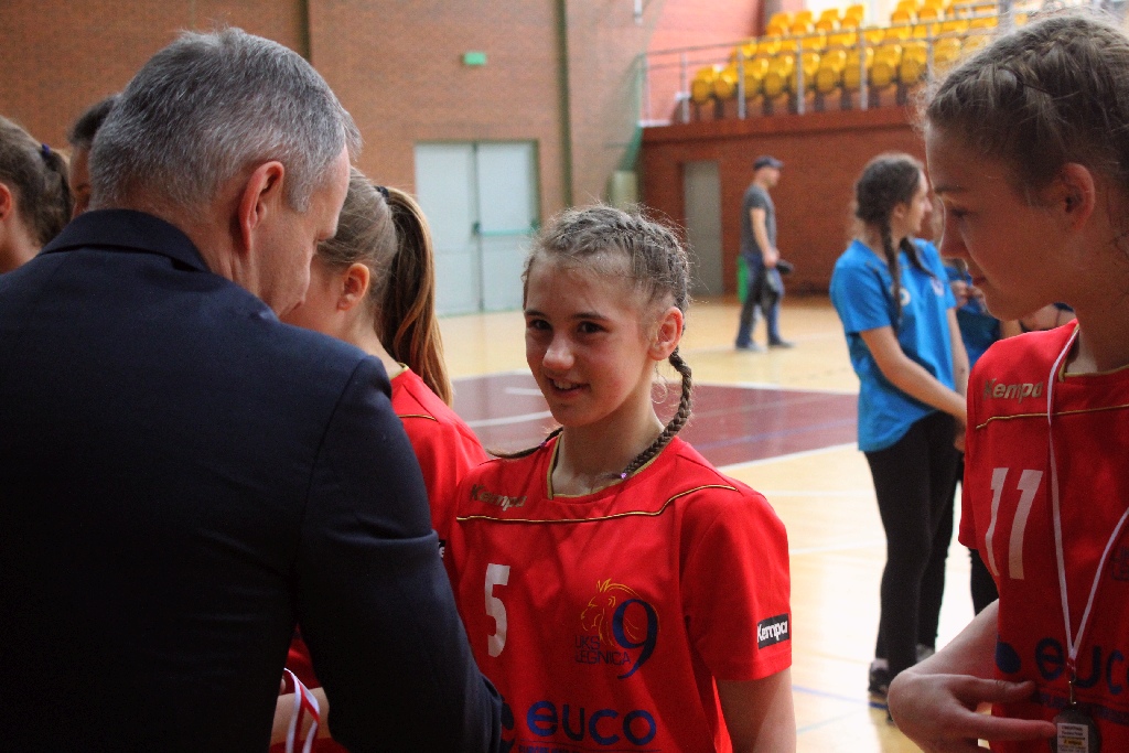 Sukces młodych szczypiornistek UKS Dziewiątka Legnica