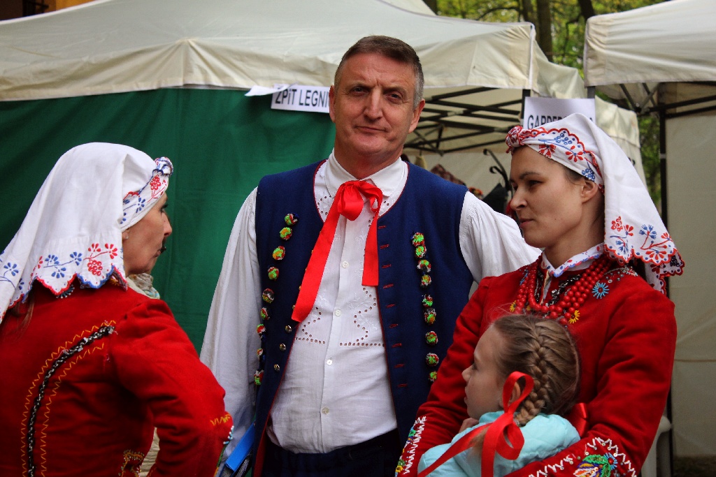 Legnicka Majówka. W muszli koncertowej śpiewano i tańczono
