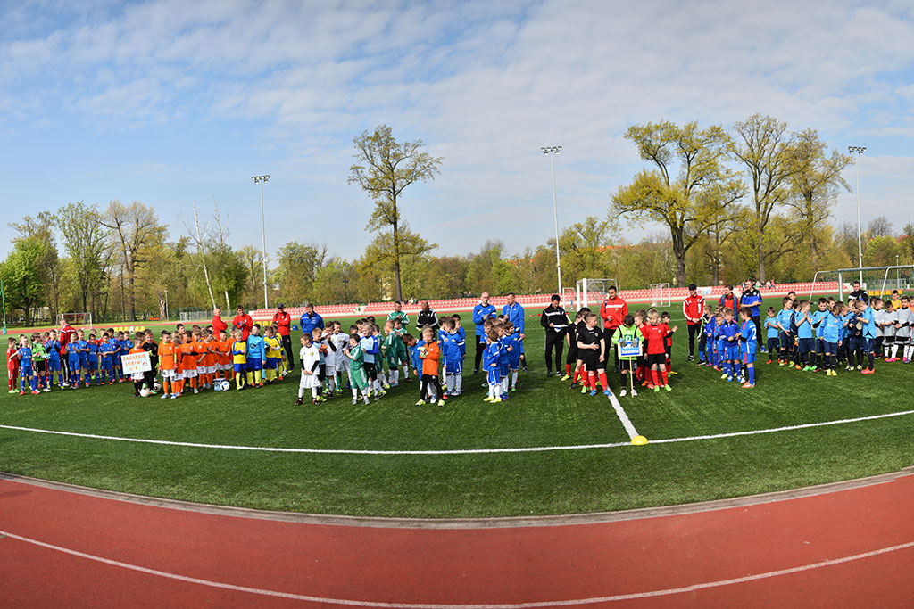 Sport i zabawa w IV edycji turnieju piłkarskiego ŻAK-CUP