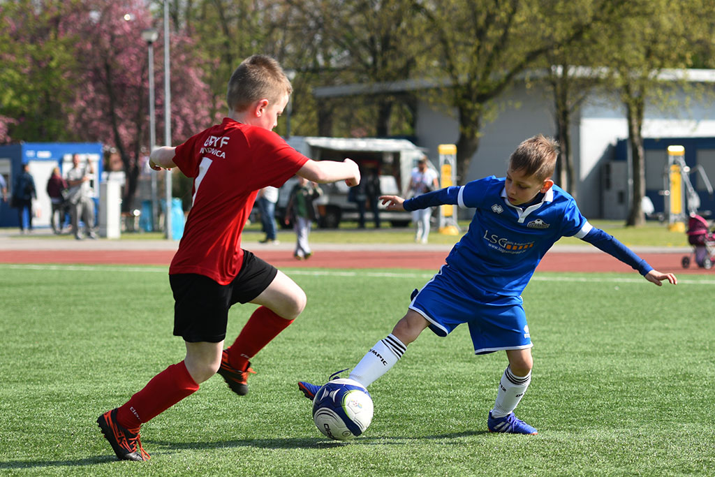 Sport i zabawa w IV edycji turnieju piłkarskiego ŻAK-CUP