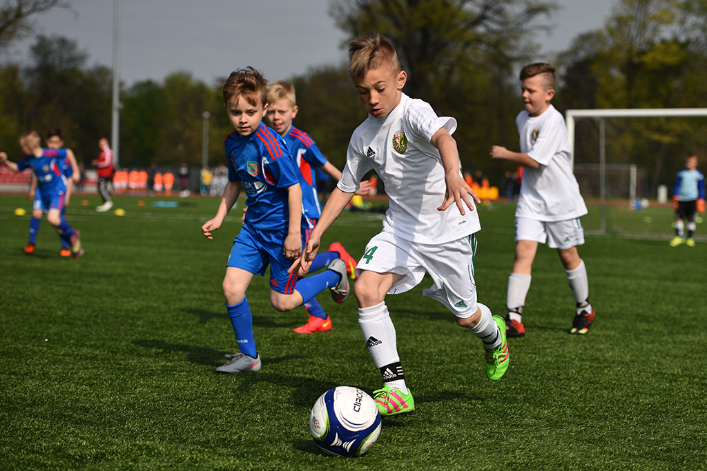 Sport i zabawa w IV edycji turnieju piłkarskiego ŻAK-CUP