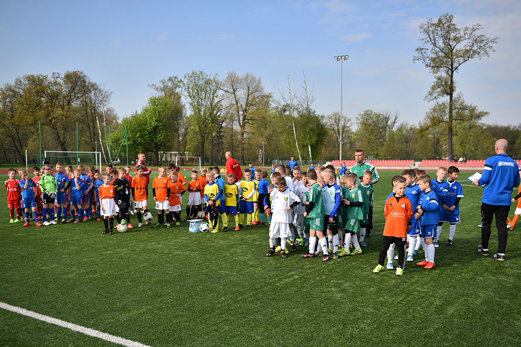 Sport i zabawa w IV edycji turnieju piłkarskiego ŻAK-CUP