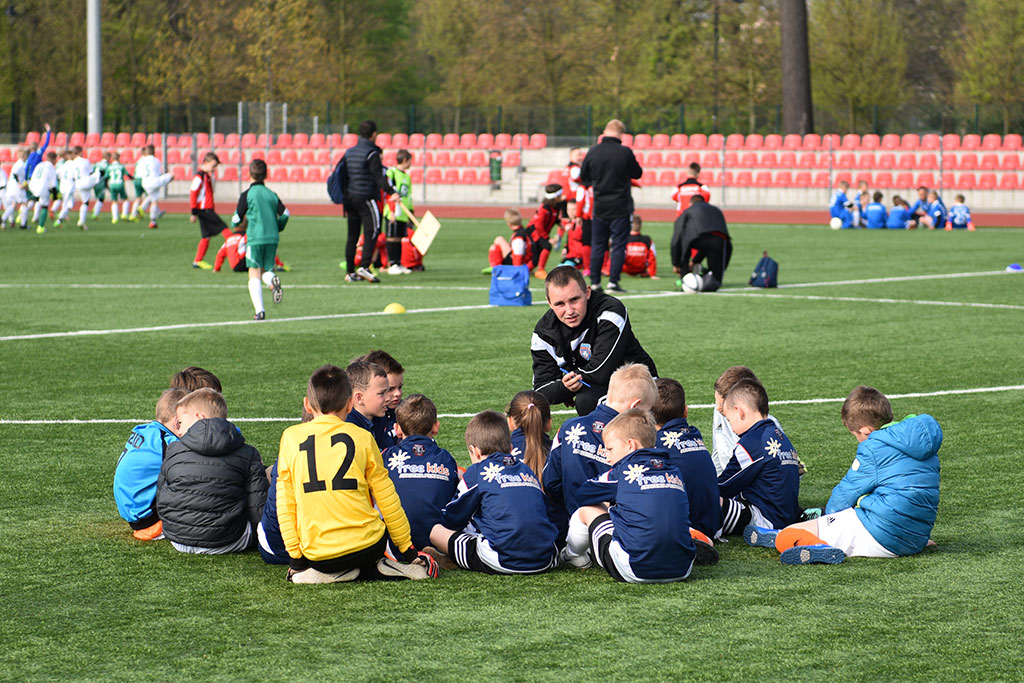 Sport i zabawa w IV edycji turnieju piłkarskiego ŻAK-CUP