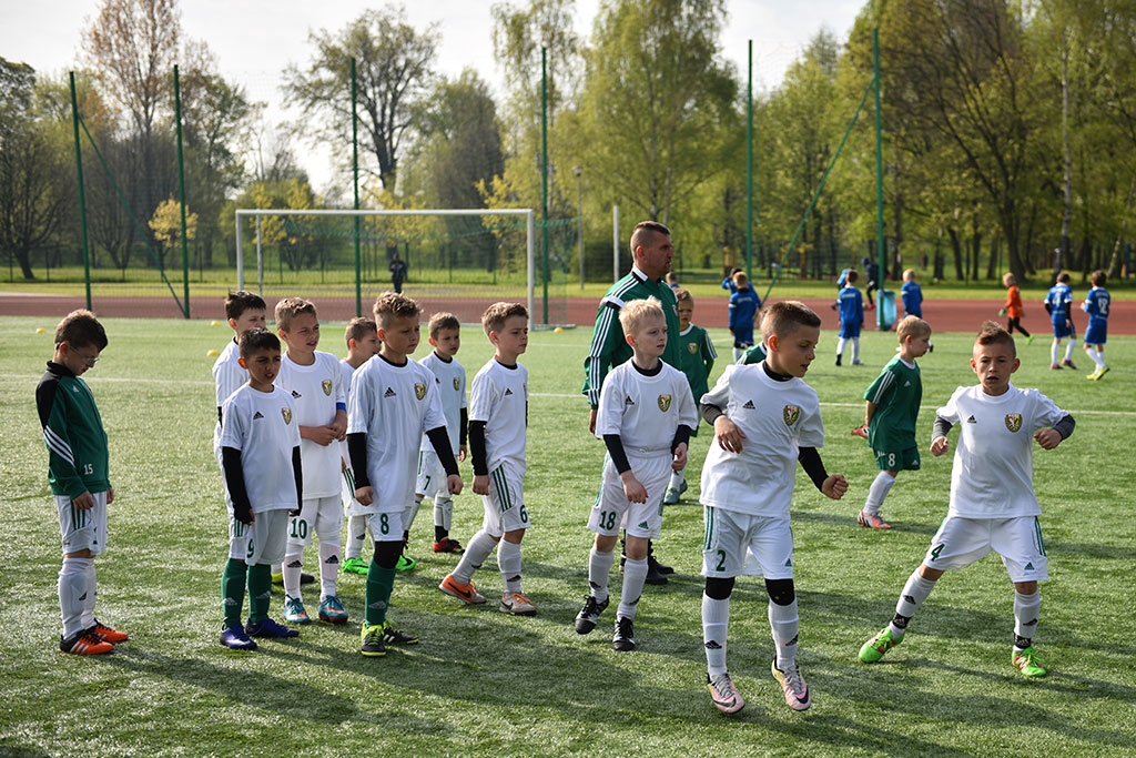 Sport i zabawa w IV edycji turnieju piłkarskiego ŻAK-CUP